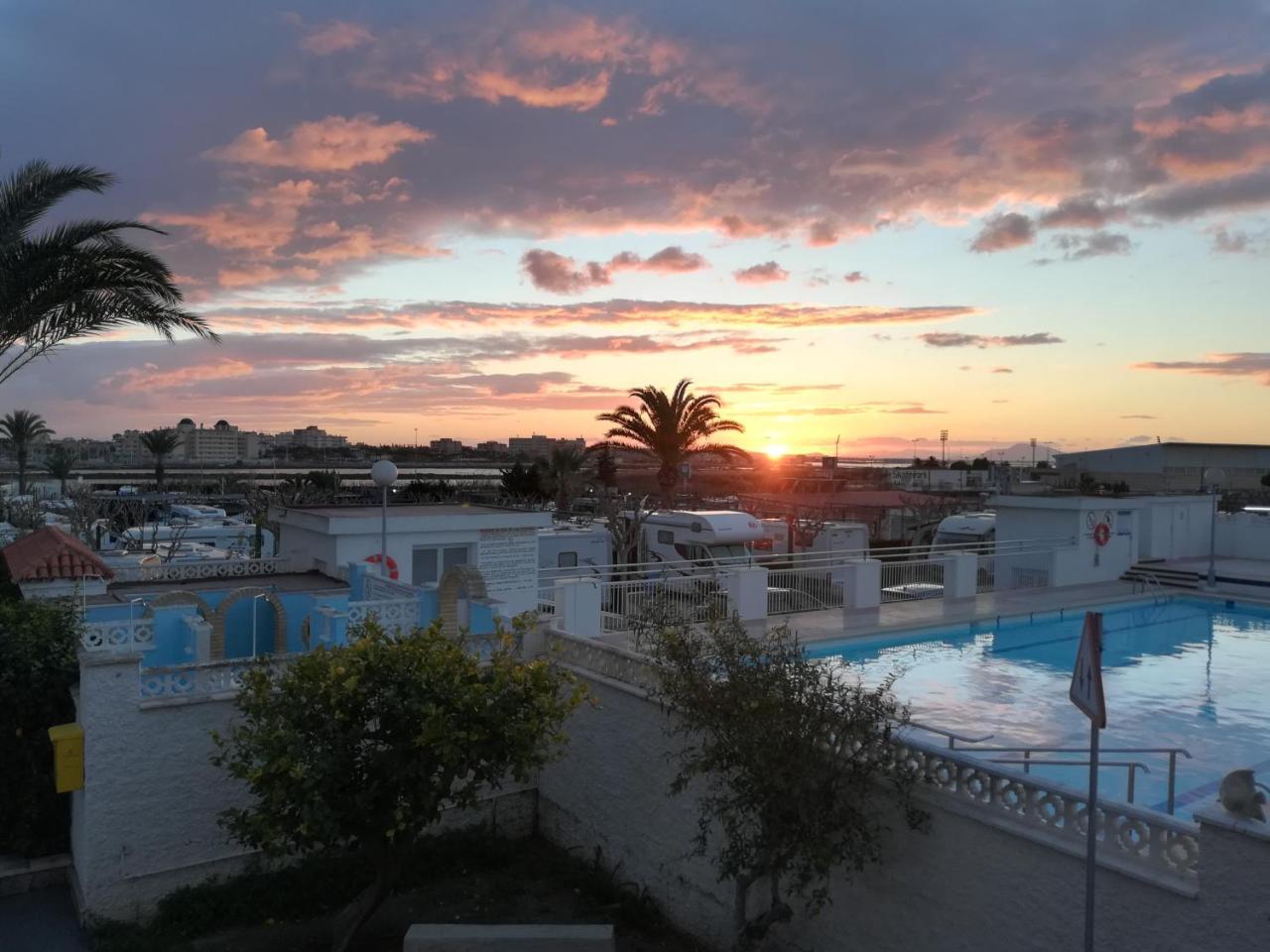 Camping Bahia サンタ・ポラ エクステリア 写真